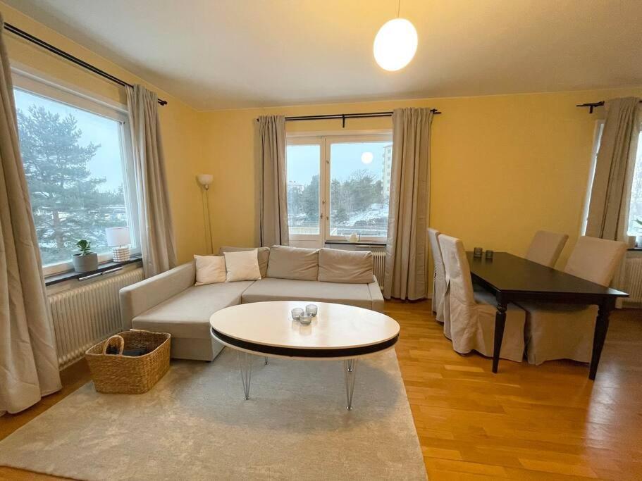 Trivsamma Lagenheter Med Fri Parkering Leilighet Stockholm Eksteriør bilde